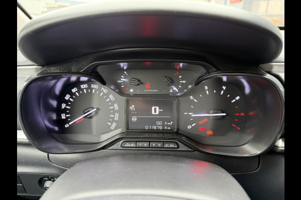 Citroën C3 82pk Max (Camera - Keyless Entry - LED - Automatische Airco - Navigatie - Apple Carplay - Parkeersensoren)