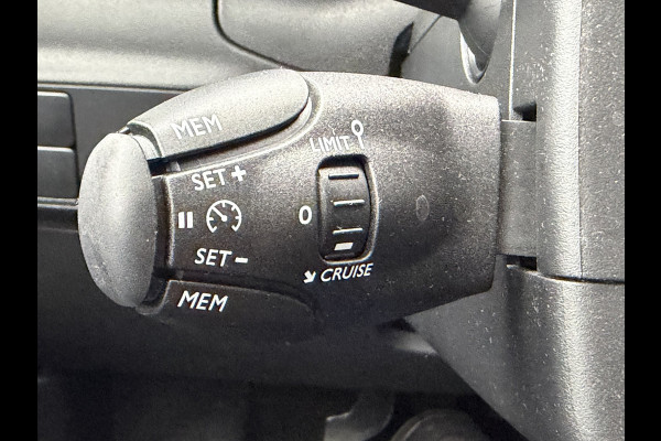 Citroën C3 82pk Max (Camera - Keyless Entry - LED - Automatische Airco - Navigatie - Apple Carplay - Parkeersensoren)