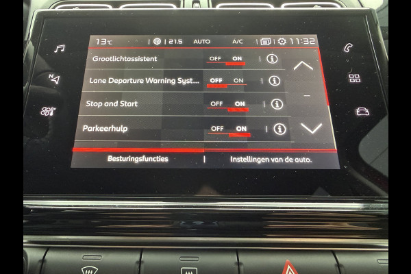 Citroën C3 82pk Max (Camera - Keyless Entry - LED - Automatische Airco - Navigatie - Apple Carplay - Parkeersensoren)