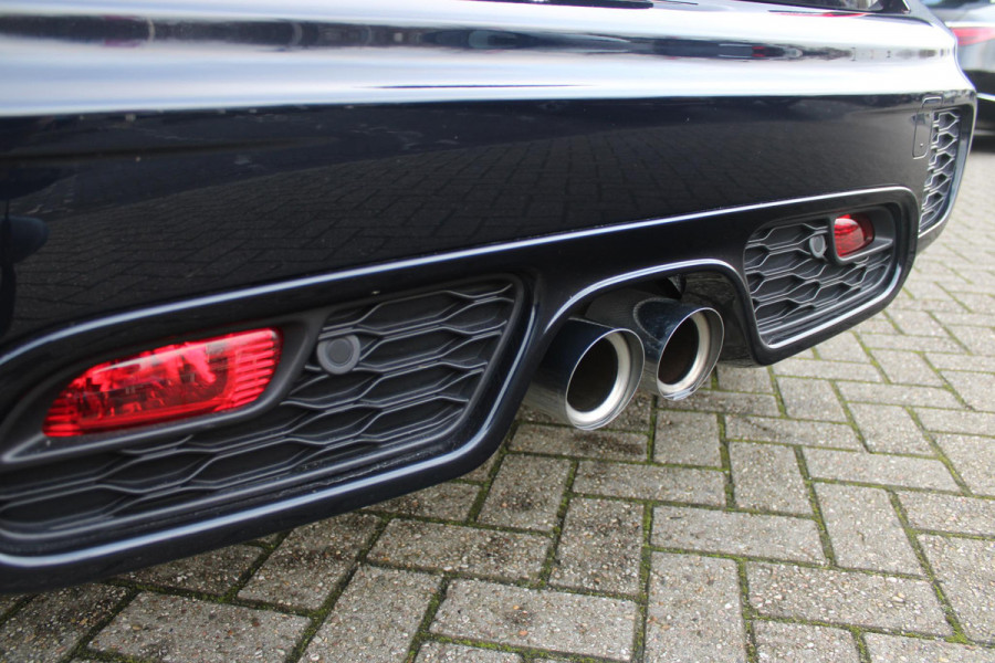 MINI John Cooper Works 2.0 231PK JCW | PANORAMISCH SCHUIF/KANTELDAK | HARMAN KARDON PREMIUM AUDIO SYSTEM | DRAADLOZE APPLE CARPLAY/ANDROID AUTO | NAVIGATIE | STOEL VERWARMING | KEYLESS ENTRY/START | SPORTONDERSTEL | 17" LICHTMETALEN VELGEN JCW "TRACK SPOKE" | JCW SPORT REMMEN | FULL LED KOPLAMPEN | UNION JACK LED ACHTERLICHTEN | PERFORMANCE CONTROL | PARKEERSENSOREN VOOR + ACHTER | 8 TRAPS SPORTAUTOMAAT | JCW ACHTERSPOILER | GETINTE ACHTERRUITEN | FULL LEDEREN BEKLEDING | WITTE STRIPING MOTORKAP EN WIT DAK | ALARM KLASSE 3 | MIDDENARMSTEUN | DRAADLOZE TELEFOONLADER | SERIOUS BUSINESS PAKKET