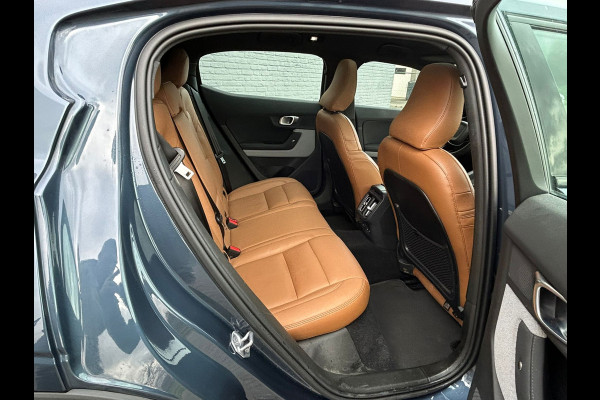 Polestar 2 Long Range 78kWh SOH 92% Leder Panoramadak Adap.Cruise Trekhaak Harman/Kardon®-Audio Memory Apple Carplay Android Auto Navi Ecc Stoel+Stuur+Achterbankverwarming Pdc Elek.Achterklep Lane Assist BLIS Road Sign Info 1e Eigenaar Origineel Nederlandse Auto