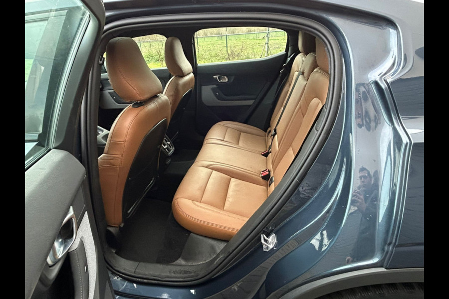 Polestar 2 Long Range 78kWh SOH 92% Leder Panoramadak Adap.Cruise Trekhaak Harman/Kardon®-Audio Memory Apple Carplay Android Auto Navi Ecc Stoel+Stuur+Achterbankverwarming Pdc Elek.Achterklep Lane Assist BLIS Road Sign Info 1e Eigenaar Origineel Nederlandse Auto