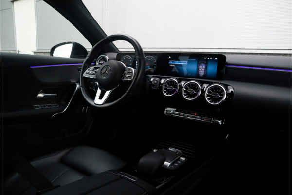 Mercedes-Benz A-Klasse 250 e Luxury / SOH 93% / 19inch / Sfeer verlichting / Widescreen / Camera / Carplay /