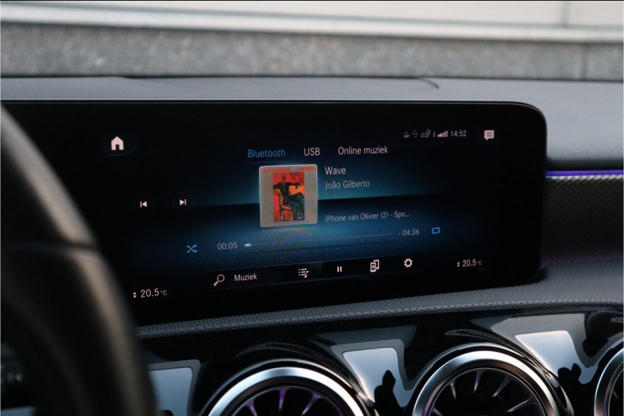 Mercedes-Benz A-Klasse 250 e Luxury / SOH 93% / 19inch / Sfeer verlichting / Widescreen / Camera / Carplay /