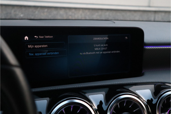 Mercedes-Benz A-Klasse 250 e Luxury / SOH 93% / 19inch / Sfeer verlichting / Widescreen / Camera / Carplay /