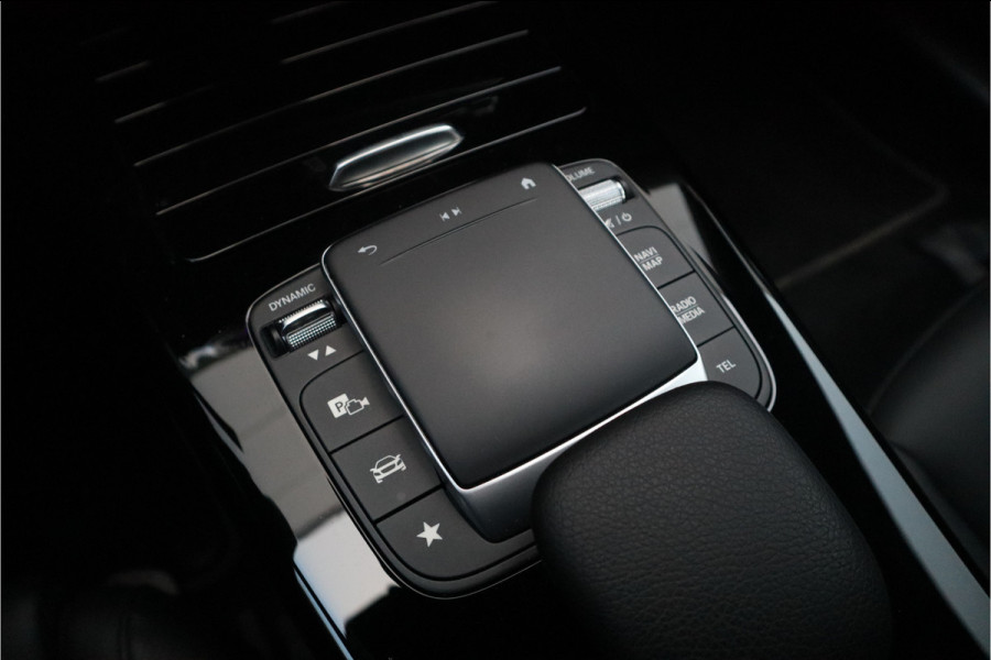 Mercedes-Benz A-Klasse 250 e Luxury / SOH 93% / 19inch / Sfeer verlichting / Widescreen / Camera / Carplay /