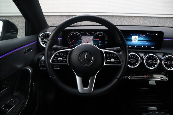 Mercedes-Benz A-Klasse 250 e Luxury / SOH 93% / 19inch / Sfeer verlichting / Widescreen / Camera / Carplay /