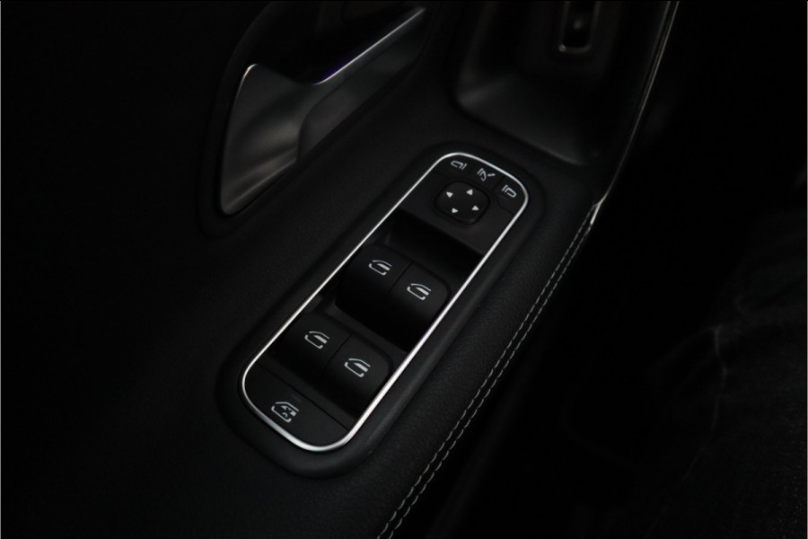 Mercedes-Benz A-Klasse 250 e Luxury / SOH 93% / 19inch / Sfeer verlichting / Widescreen / Camera / Carplay /