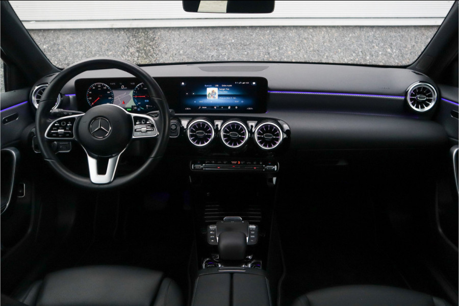 Mercedes-Benz A-Klasse 250 e Luxury / SOH 93% / 19inch / Sfeer verlichting / Widescreen / Camera / Carplay /