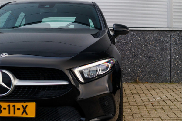 Mercedes-Benz A-Klasse 250 e Luxury / SOH 93% / 19inch / Sfeer verlichting / Widescreen / Camera / Carplay /