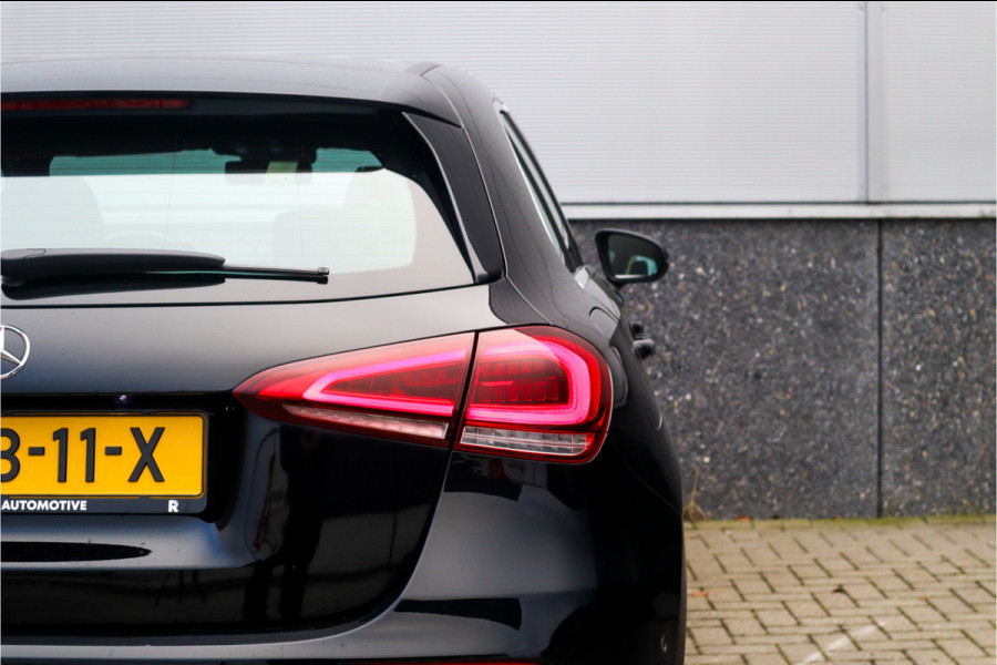 Mercedes-Benz A-Klasse 250 e Luxury / SOH 93% / 19inch / Sfeer verlichting / Widescreen / Camera / Carplay /