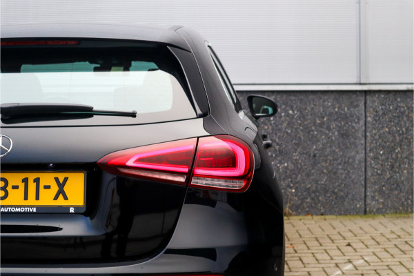 Mercedes-Benz A-Klasse 250 e Luxury / SOH 93% / 19inch / Sfeer verlichting / Widescreen / Camera / Carplay /