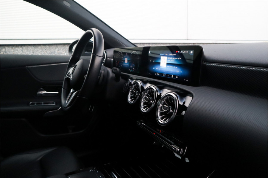Mercedes-Benz A-Klasse 250 e Luxury / SOH 93% / 19inch / Sfeer verlichting / Widescreen / Camera / Carplay /