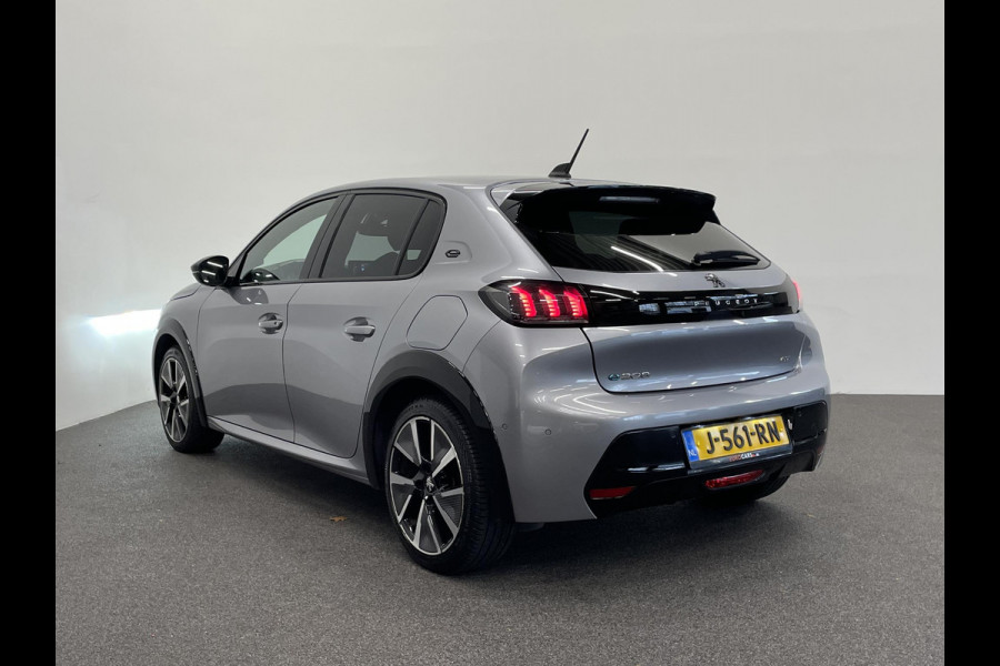 Peugeot e-208 EV GT 350 50 kWh Automaat Navigatie Apple Carplay/Android Auto Camera Parkeersensoren Cruise Control Stoelverwarming Half leder Climate Control Lichtmetalen velgen