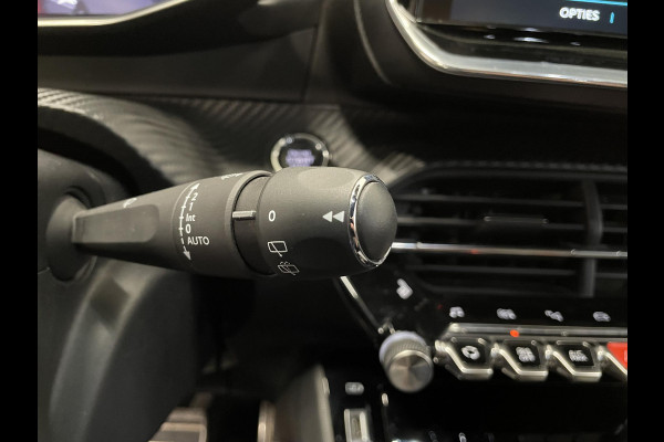 Peugeot e-208 EV GT 350 50 kWh Automaat Navigatie Apple Carplay/Android Auto Camera Parkeersensoren Cruise Control Stoelverwarming Half leder Climate Control Lichtmetalen velgen