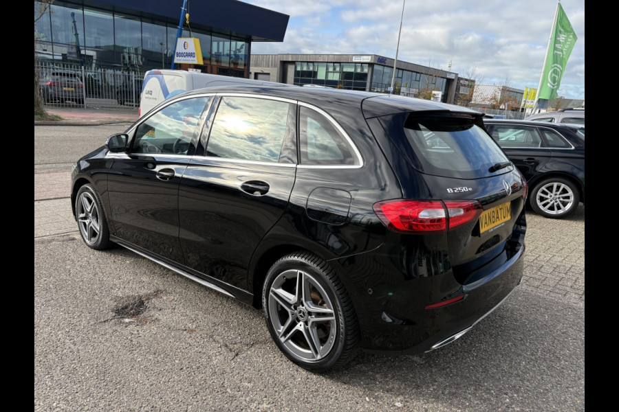 Mercedes-Benz B-Klasse 250 e Bus. Sol. AMG