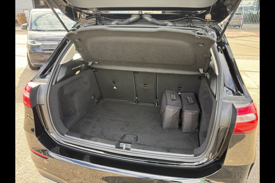 Mercedes-Benz B-Klasse 250 e Bus. Sol. AMG