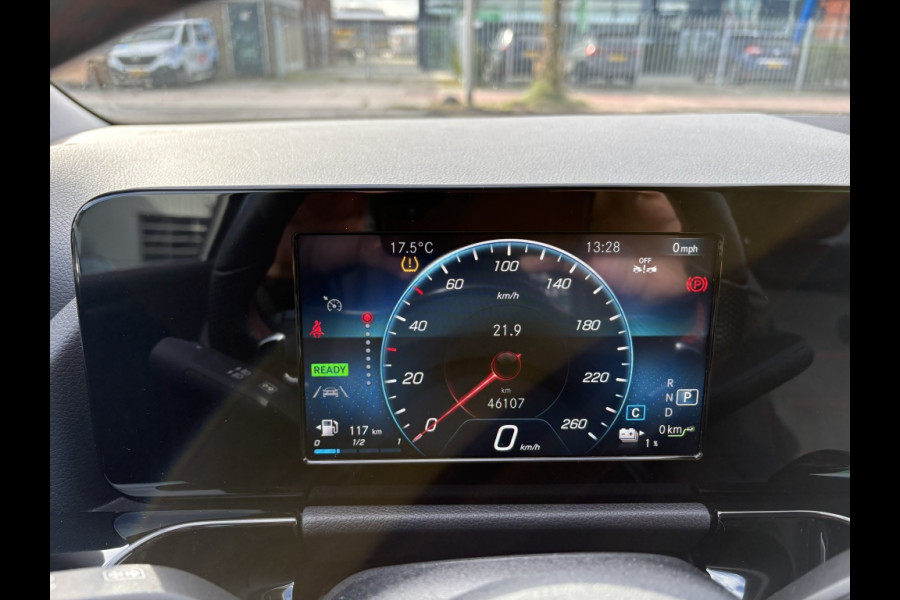 Mercedes-Benz B-Klasse 250 e Bus. Sol. AMG