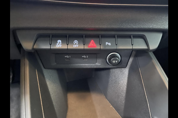 Audi A1 Sportback 30 TFSI 110pk S-Tronic Advanced edition Navigatie Apple Carplay / Android Auto Climate Control Camera Parkeer sensoren Dab
