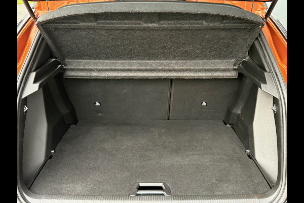 Peugeot 2008 BWJ 2021 | 1.2T 131PK GT | PANO SCHUIFDAK | VOCAL | CAMERA A | CLIMA | NAVI | CARPLAY | PRIVACY GLASS | PDC 2X | LEDER/STOF |