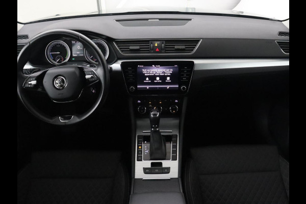 Škoda Superb 1.4 TSI iV Business Edition | Trekhaak | Stoel & stuurverwarming | Camera | Carplay | Memory | Navigatie | Full LED | Climate control | Parkeerhulp