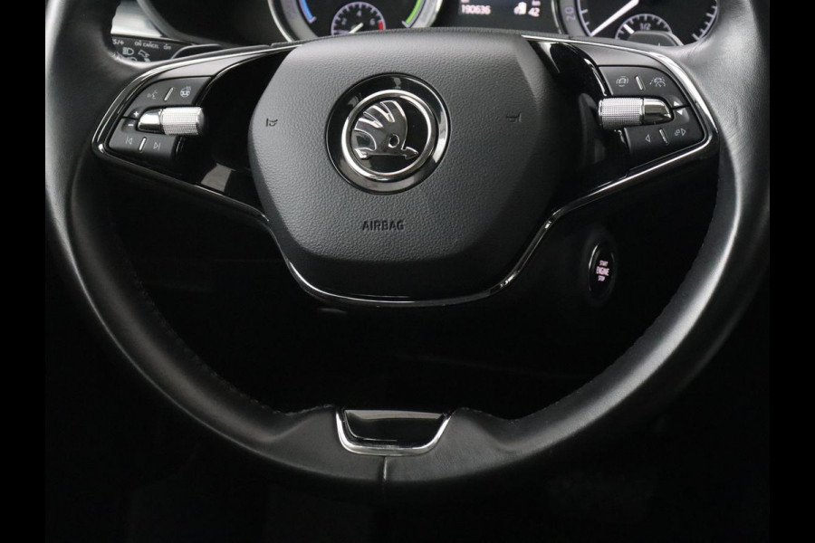 Škoda Superb 1.4 TSI iV Business Edition | Trekhaak | Stoel & stuurverwarming | Camera | Carplay | Memory | Navigatie | Full LED | Climate control | Parkeerhulp