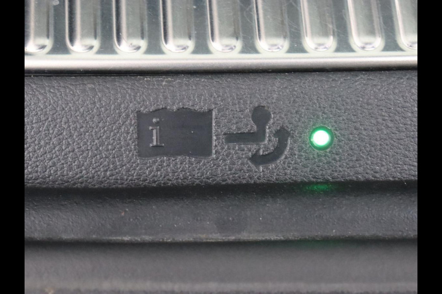 Škoda Superb 1.4 TSI iV Business Edition | Trekhaak | Stoel & stuurverwarming | Camera | Carplay | Memory | Navigatie | Full LED | Climate control | Parkeerhulp