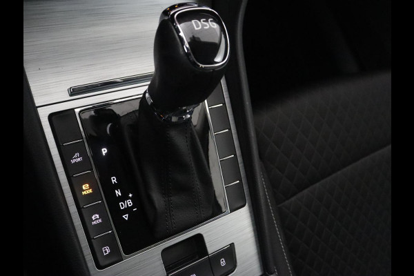 Škoda Superb 1.4 TSI iV Business Edition | Trekhaak | Stoel & stuurverwarming | Camera | Carplay | Memory | Navigatie | Full LED | Climate control | Parkeerhulp