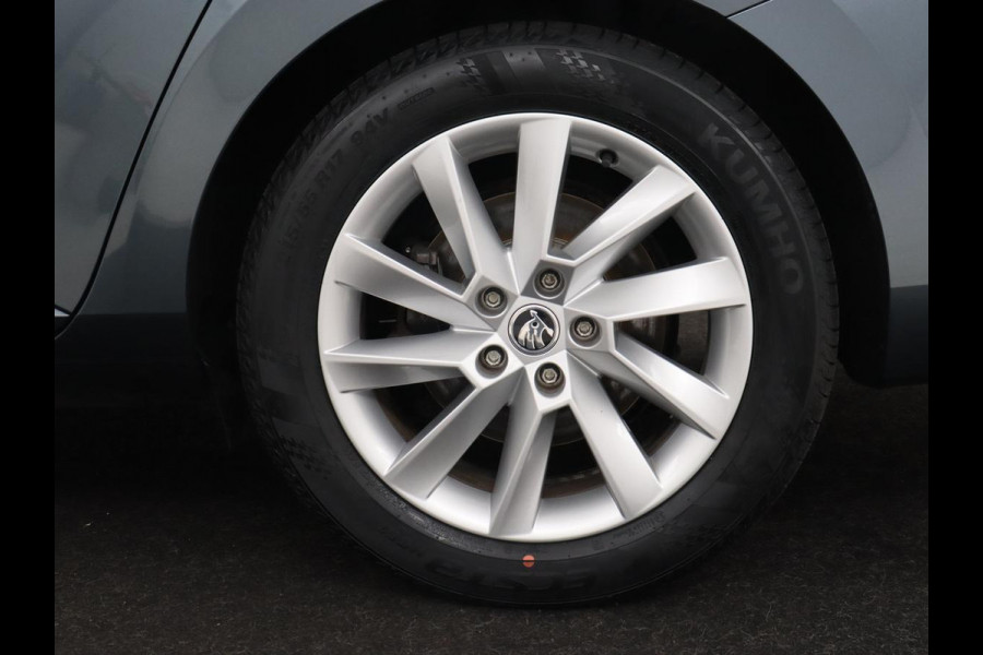 Škoda Superb 1.4 TSI iV Business Edition | Trekhaak | Stoel & stuurverwarming | Camera | Carplay | Memory | Navigatie | Full LED | Climate control | Parkeerhulp