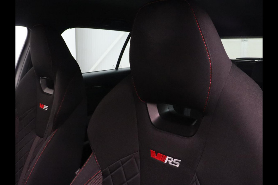 Škoda Octavia 1.4 TSI RS iV PHEV Business | Stoelverwarming | Adaptive cruise | Matrix LED | Side Assist | Camera | Carplay | Navigatie | Sfeerverlichting | Virtual Cockpit | Sportstoelen | Plug In