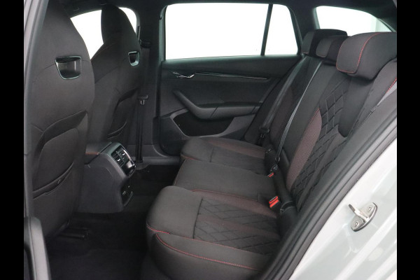 Škoda Octavia 1.4 TSI RS iV PHEV Business | Stoelverwarming | Adaptive cruise | Matrix LED | Side Assist | Camera | Carplay | Navigatie | Sfeerverlichting | Virtual Cockpit | Sportstoelen | Plug In