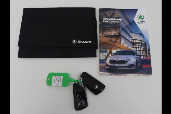 Škoda Octavia 1.4 TSI RS iV PHEV Business | Stoelverwarming | Adaptive cruise | Matrix LED | Side Assist | Camera | Carplay | Navigatie | Sfeerverlichting | Virtual Cockpit | Sportstoelen | Plug In