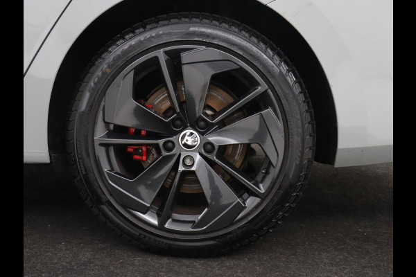 Škoda Octavia 1.4 TSI RS iV PHEV Business | Stoelverwarming | Adaptive cruise | Matrix LED | Side Assist | Camera | Carplay | Navigatie | Sfeerverlichting | Virtual Cockpit | Sportstoelen | Plug In