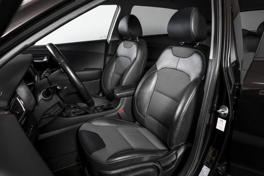 Kia Niro 1.6 GDi Hybrid First Edition - Automaat | Cruise | Stoel-+Stuurverw. | PDC | Camera | NAV | ECC | LM 16" |