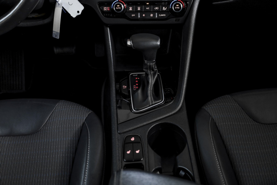 Kia Niro 1.6 GDi Hybrid First Edition - Automaat | Cruise | Stoel-+Stuurverw. | PDC | Camera | NAV | ECC | LM 16" |
