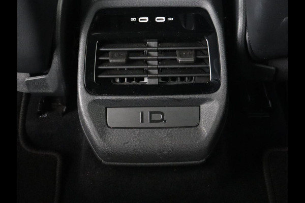 Volkswagen ID.5 Pro 77 kWh | Trekhaak | Stoelverwarming | Matrix LED | Camera | Carplay | Keyless | Stuurverwarming | Adaptive cruise | Navigatie | 20'' | Park Assist