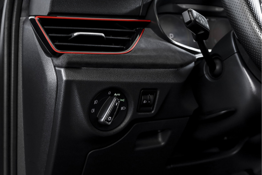 Škoda Kamiq 1.5 TSI ACT Sport Business 150 PK - Automaat | Dig. Cockpit | Cruise | Stoelverw. | PDC | Camera | App. Connect | ECC | DAB | LM 18" | 4100