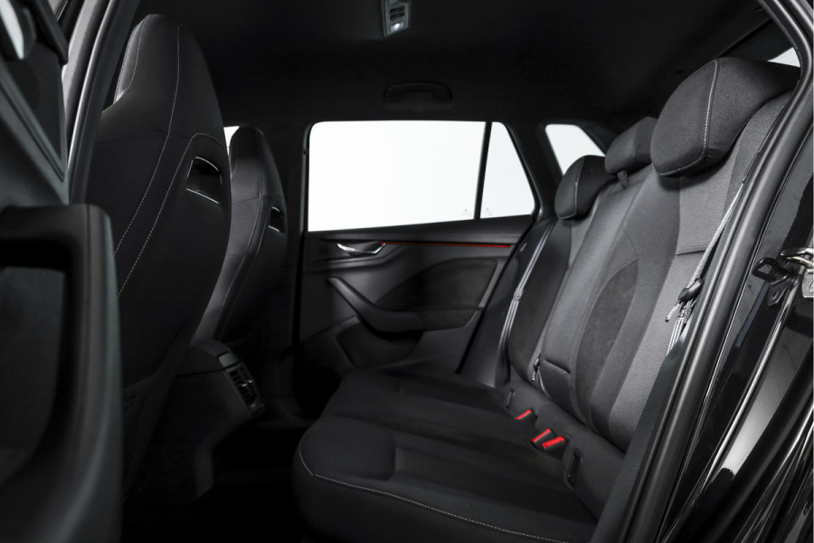 Škoda Kamiq 1.5 TSI ACT Sport Business 150 PK - Automaat | Dig. Cockpit | Cruise | Stoelverw. | PDC | Camera | App. Connect | ECC | DAB | LM 18" | 4100