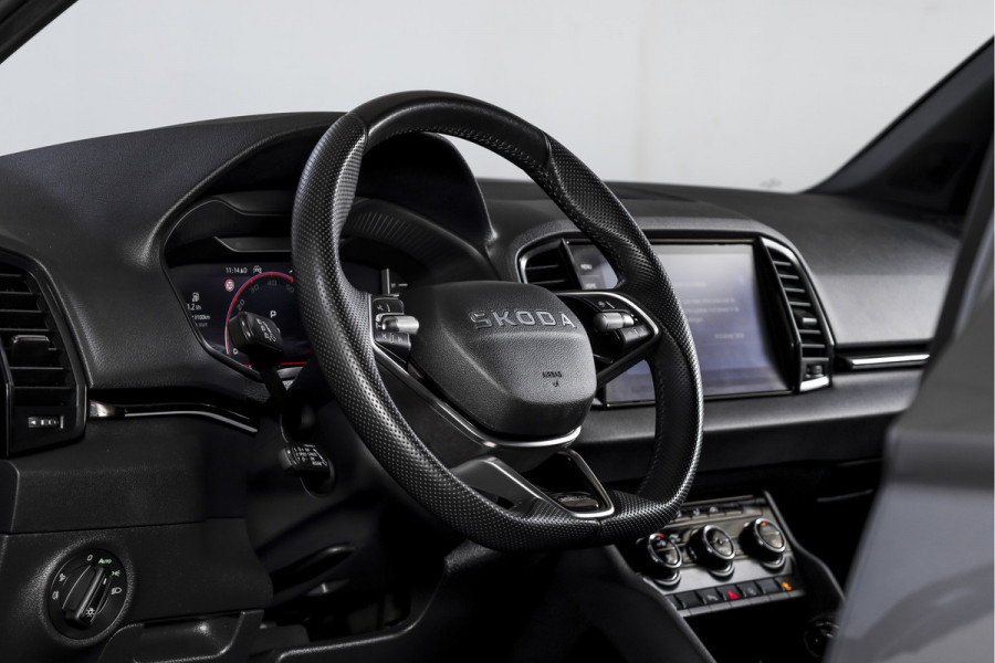 Škoda Karoq 1.5 TSI ACT 150 PK Sportline Business - Automaat | Elek. Trekhaak | Dig. Cockpit | Adapt. Cruise | PDC | Camera | NAV + App. Connect | ECC | DAB | LM 18" | 2863