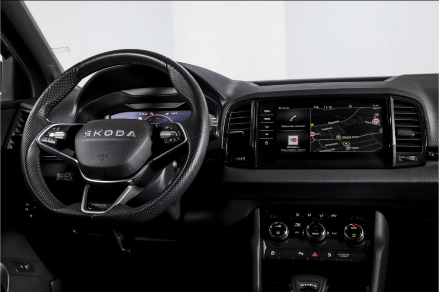 Škoda Karoq 1.5 TSI ACT 150 PK Sportline Business - Automaat | Elek. Trekhaak | Dig. Cockpit | Adapt. Cruise | PDC | Camera | NAV + App. Connect | ECC | DAB | LM 18" | 2863