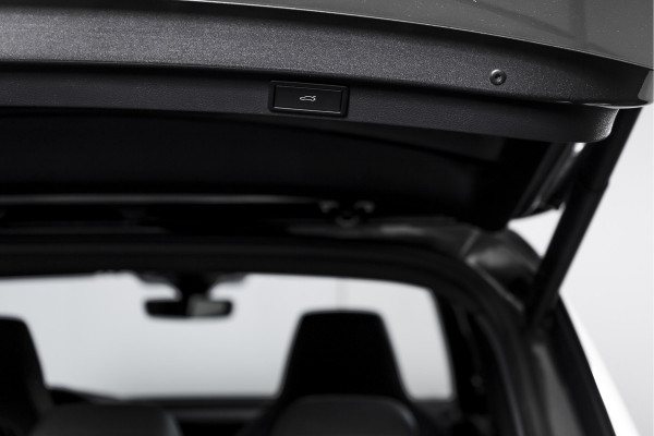 Škoda Karoq 1.5 TSI ACT 150 PK Sportline Business - Automaat | Elek. Trekhaak | Dig. Cockpit | Adapt. Cruise | PDC | Camera | NAV + App. Connect | ECC | DAB | LM 18" | 2863