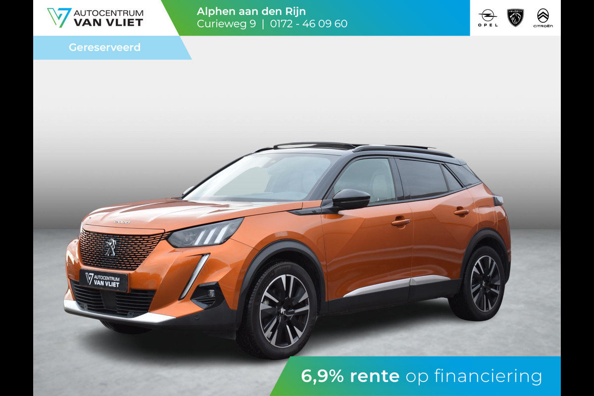 Peugeot e-2008 EV GT Première 1 fase 50 kWh SOH 92,9% | SCHUIF- KANTELDAK | NAVI & CARPLAY | ACHTERUITRIJCAMERA MET SENSOREN | E.C.C. |