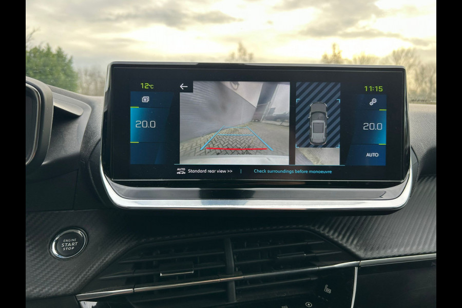 Peugeot e-2008 **Gereserveerd** EV Allure 50kWh SOH 93% Adap.Cruise Panoramadak 360°Camera Apple Carplay Android Auto Navi Ecc Pdc Keyless Stoelverwarming Lmv 17" Led Lane Assist DAB Bluetooth Privacy Glas 1e Eigenaar Origineel Nederlandse Auto