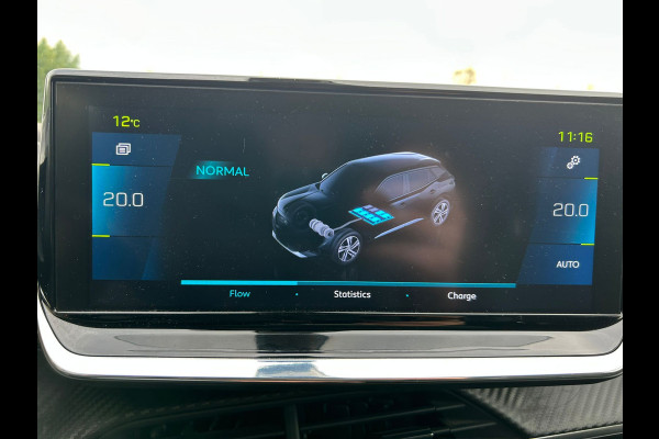 Peugeot e-2008 **Gereserveerd** EV Allure 50kWh SOH 93% Adap.Cruise Panoramadak 360°Camera Apple Carplay Android Auto Navi Ecc Pdc Keyless Stoelverwarming Lmv 17" Led Lane Assist DAB Bluetooth Privacy Glas 1e Eigenaar Origineel Nederlandse Auto