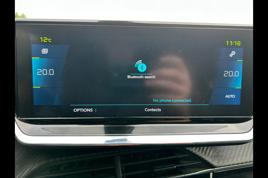 Peugeot e-2008 **Gereserveerd** EV Allure 50kWh SOH 93% Adap.Cruise Panoramadak 360°Camera Apple Carplay Android Auto Navi Ecc Pdc Keyless Stoelverwarming Lmv 17" Led Lane Assist DAB Bluetooth Privacy Glas 1e Eigenaar Origineel Nederlandse Auto