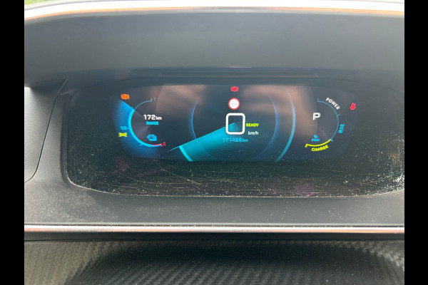 Peugeot e-2008 **Gereserveerd** EV Allure 50kWh SOH 93% Adap.Cruise Panoramadak 360°Camera Apple Carplay Android Auto Navi Ecc Pdc Keyless Stoelverwarming Lmv 17" Led Lane Assist DAB Bluetooth Privacy Glas 1e Eigenaar Origineel Nederlandse Auto