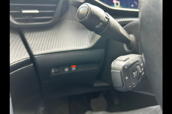 Peugeot e-2008 **Gereserveerd** EV Allure 50kWh SOH 93% Adap.Cruise Panoramadak 360°Camera Apple Carplay Android Auto Navi Ecc Pdc Keyless Stoelverwarming Lmv 17" Led Lane Assist DAB Bluetooth Privacy Glas 1e Eigenaar Origineel Nederlandse Auto