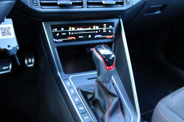 Volkswagen Polo GTI 2.0 TSI 210PK DSG GTI-SPORT LED/PDC/CARPLAY