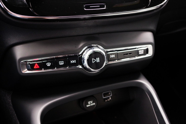 Volvo XC40 1.5 T5 Plug-in hybrid Plus Bright 263 PK PHEV, Adap. Cruise Control, Winterpakket, Camera