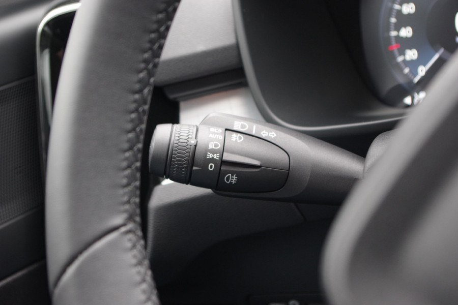 Volvo XC40 1.5 T5 Plug-in hybrid Plus Bright 263 PK PHEV, Adap. Cruise Control, Winterpakket, Camera